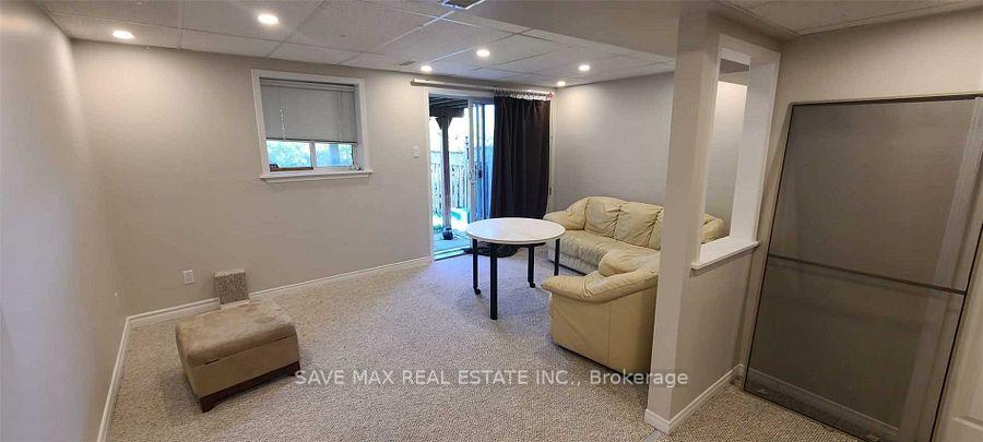 Photo 6 of Unit Bsmnt, 246 Doubtfire Crescent, Markham, Middlefield — HOMEH