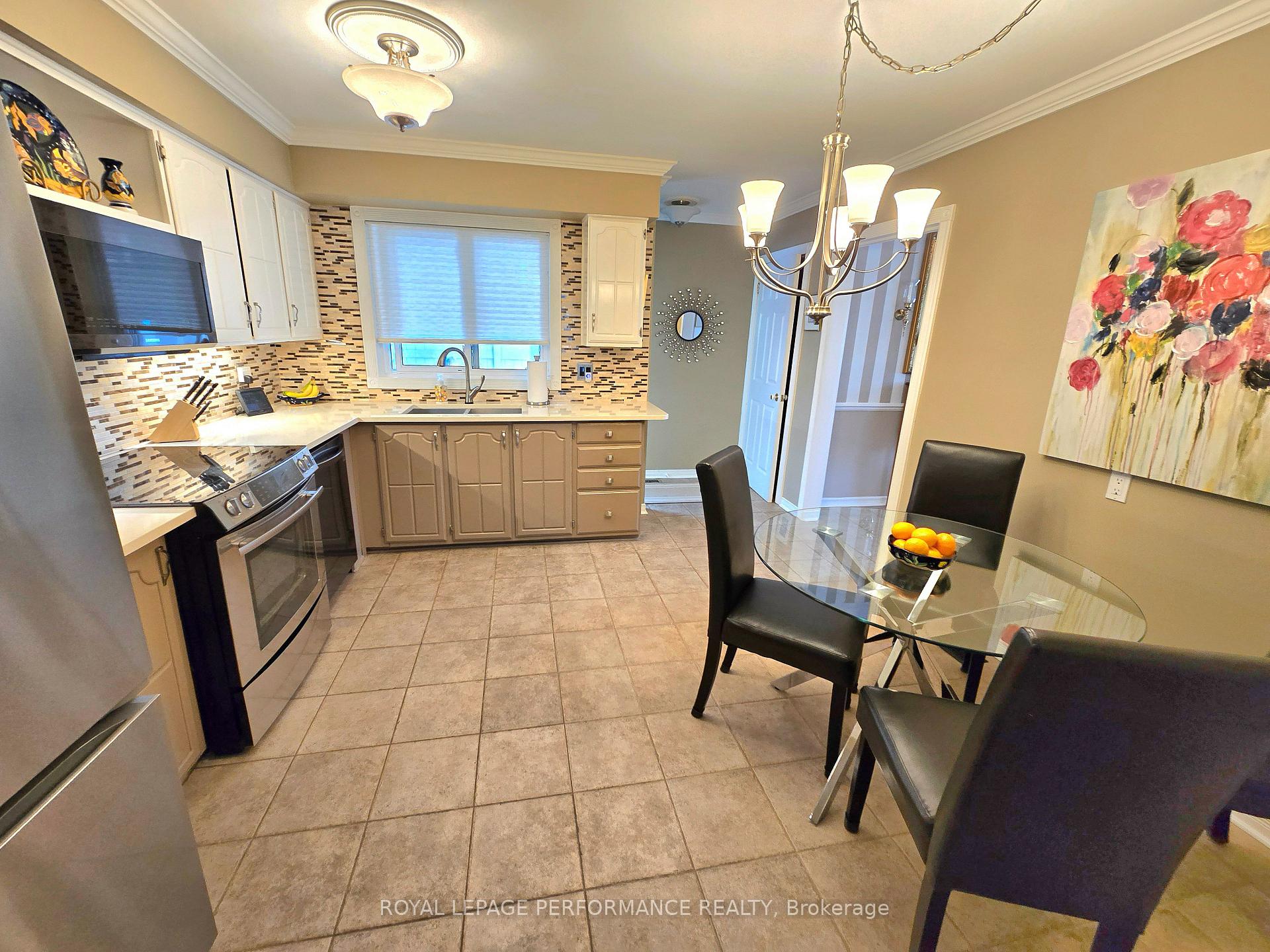 Photo 11 of 6264 Steamer Lane, Ottawa, Convent Glen South — HOMEH