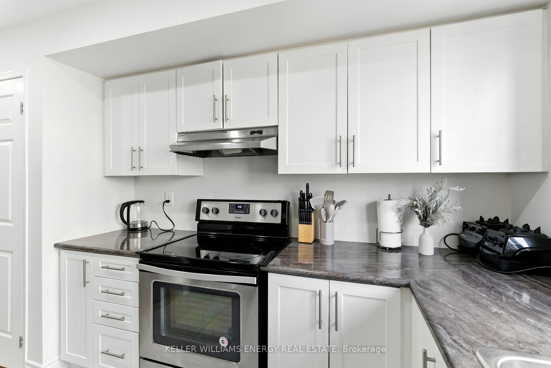 Photo 8 of 82 Sarita Path, Oshawa, Windfields — HOMEH