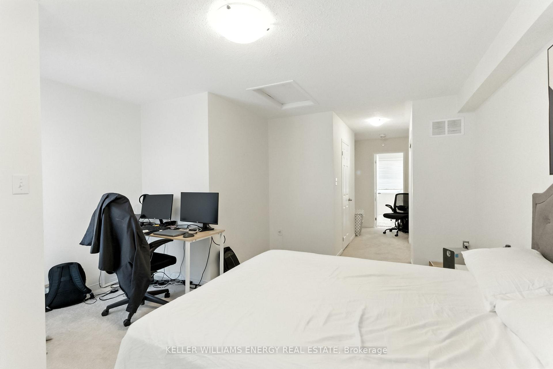 Photo 15 of 82 Sarita Path, Oshawa, Windfields — HOMEH