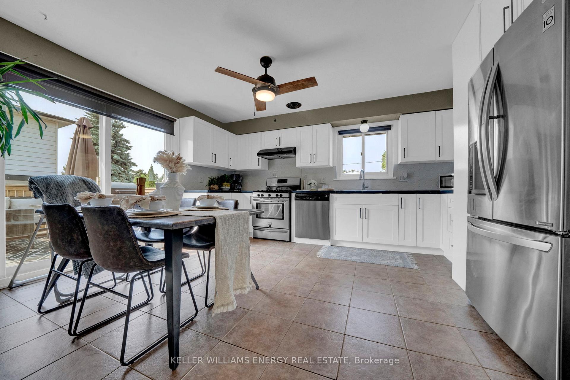 Photo 17 of 272 Durham Court, Oshawa, Vanier — HOMEH