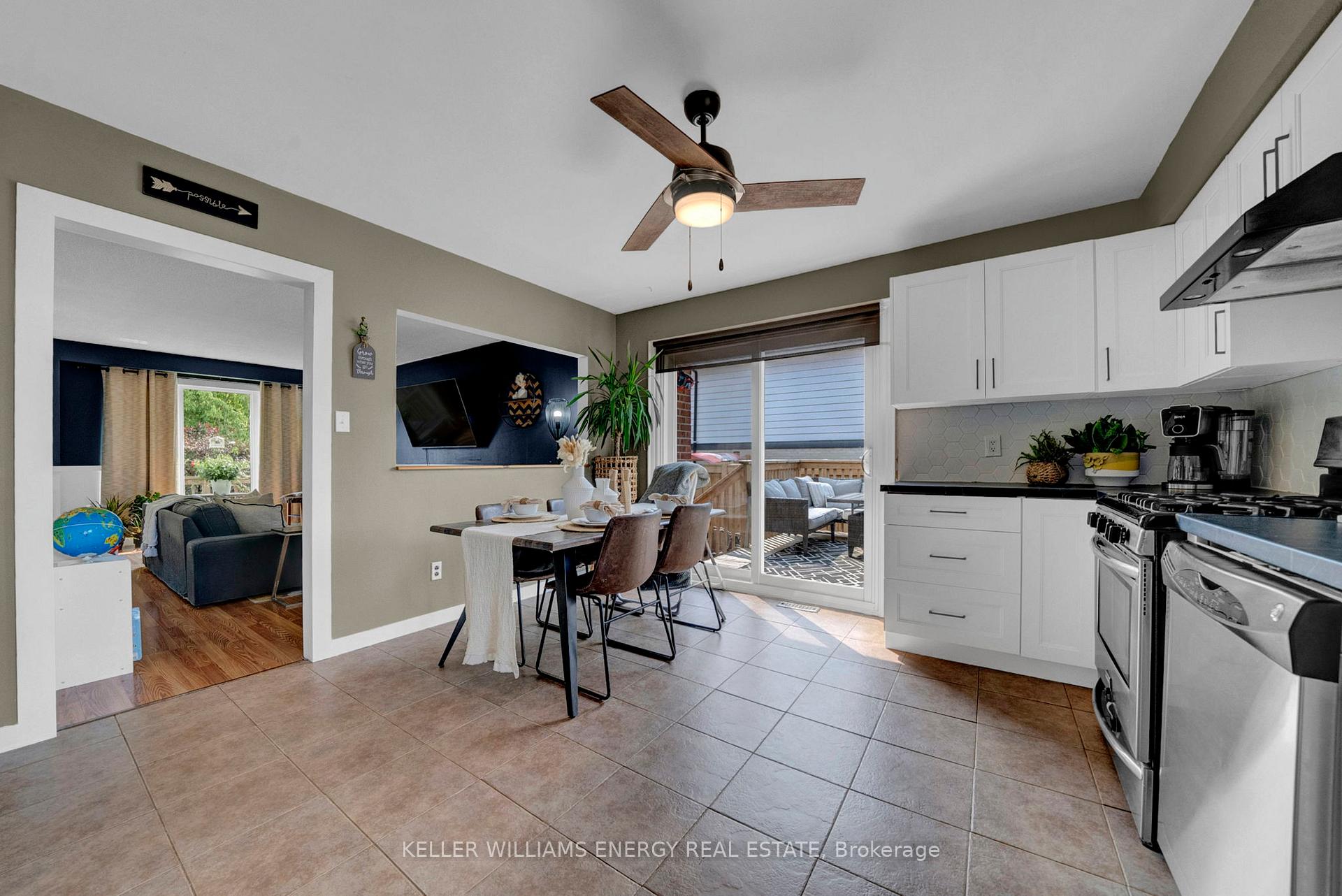 Photo 20 of 272 Durham Court, Oshawa, Vanier — HOMEH