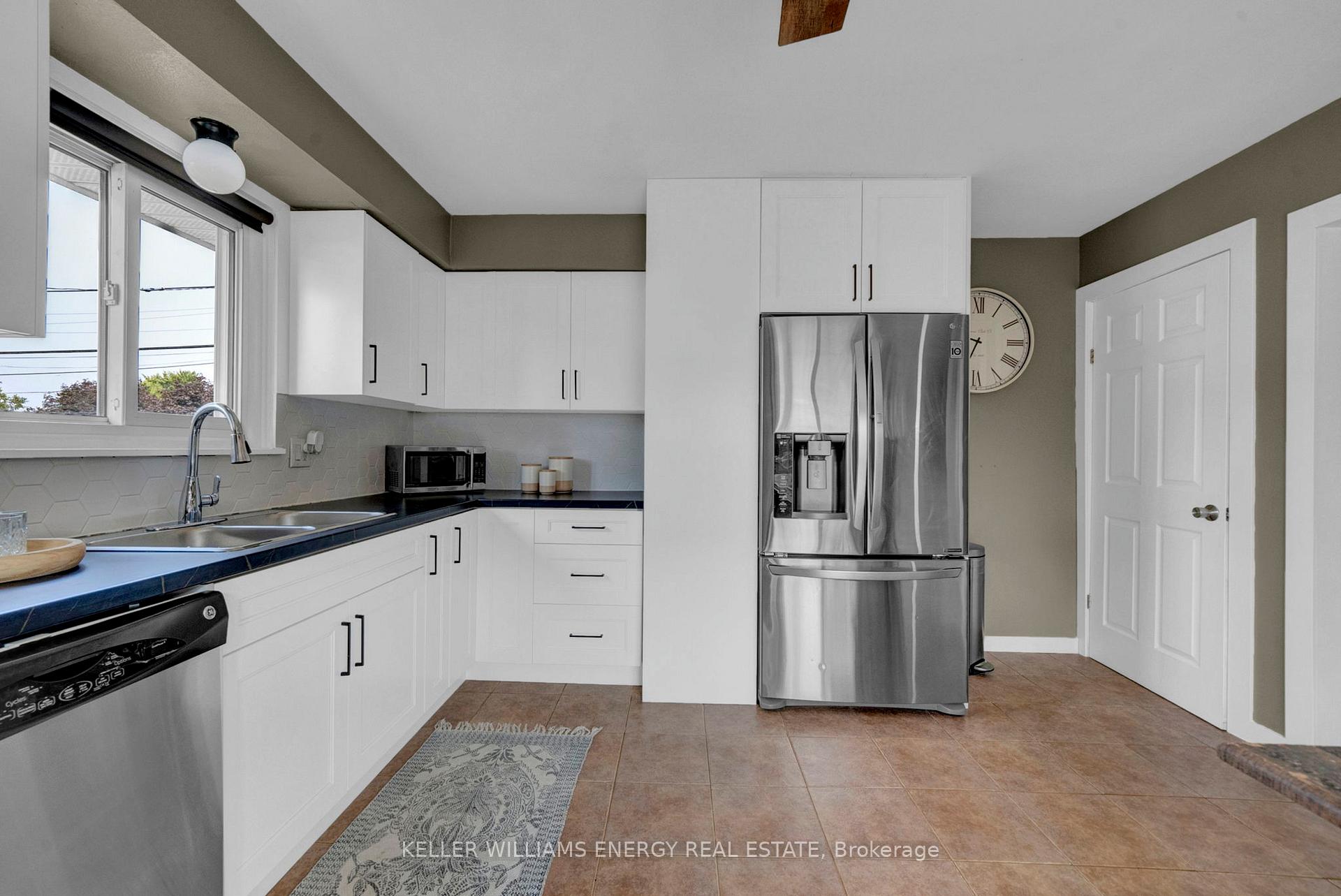 Photo 22 of 272 Durham Court, Oshawa, Vanier — HOMEH
