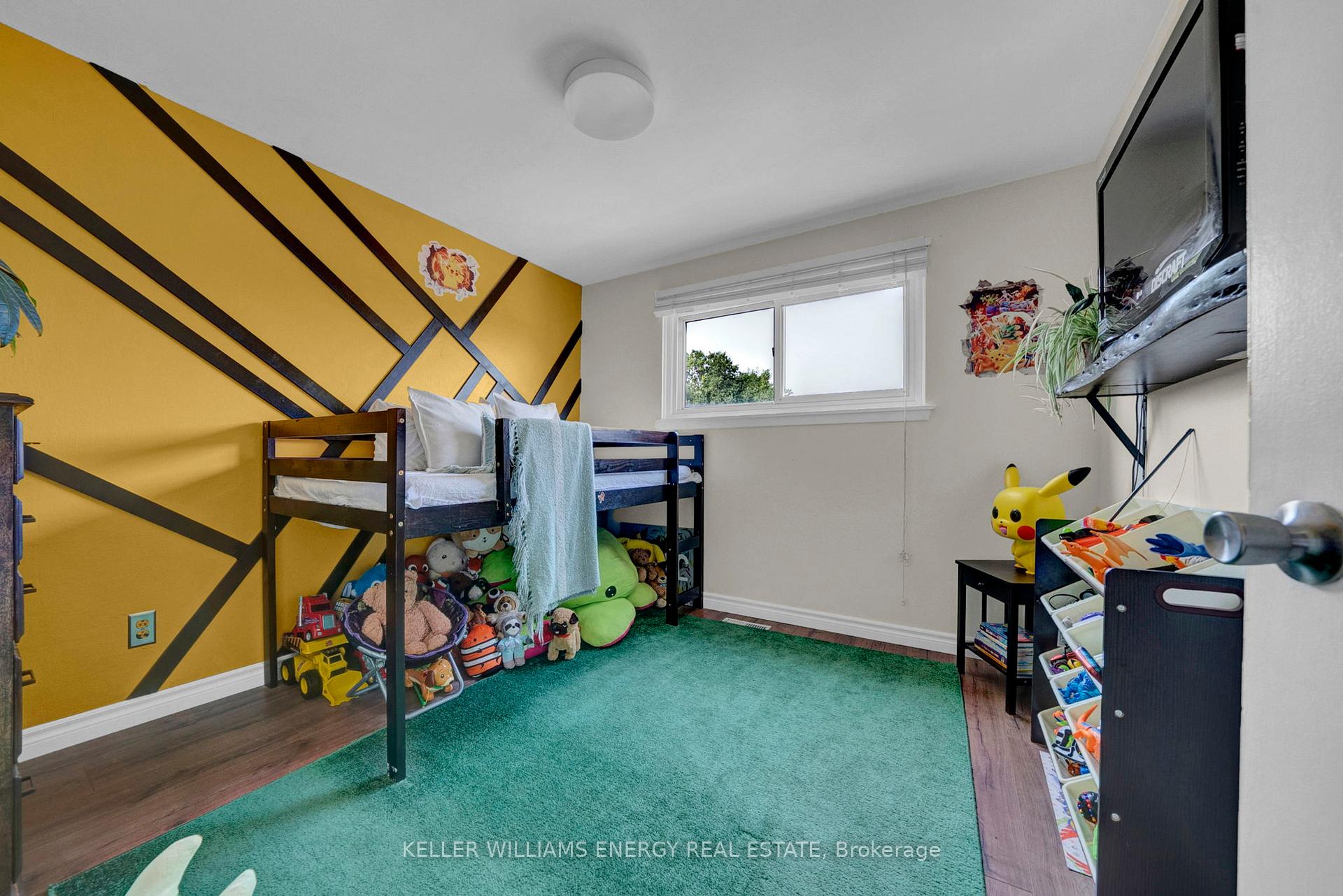 Photo 26 of 272 Durham Court, Oshawa, Vanier — HOMEH