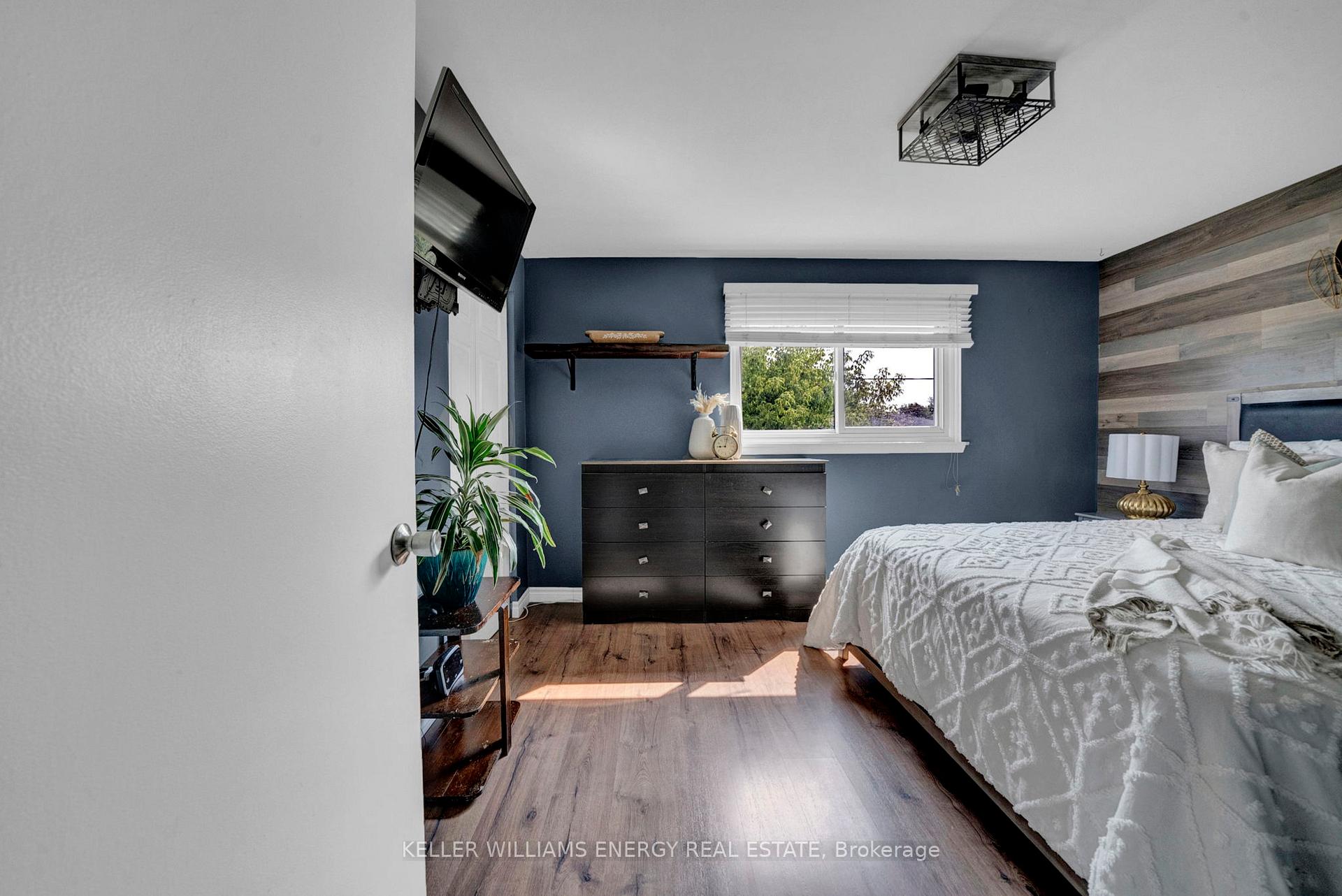 Photo 31 of 272 Durham Court, Oshawa, Vanier — HOMEH