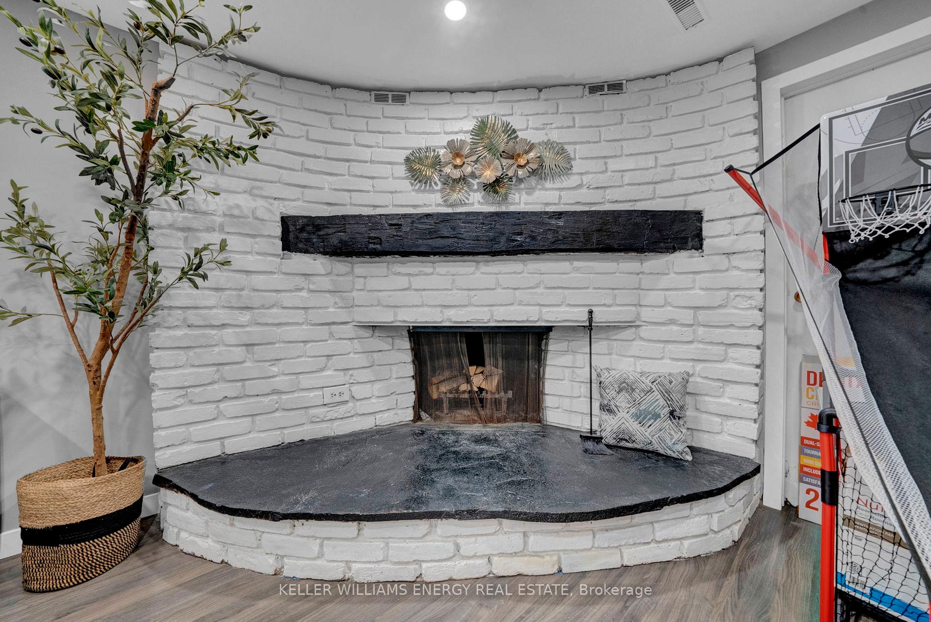 Photo 41 of 272 Durham Court, Oshawa, Vanier — HOMEH