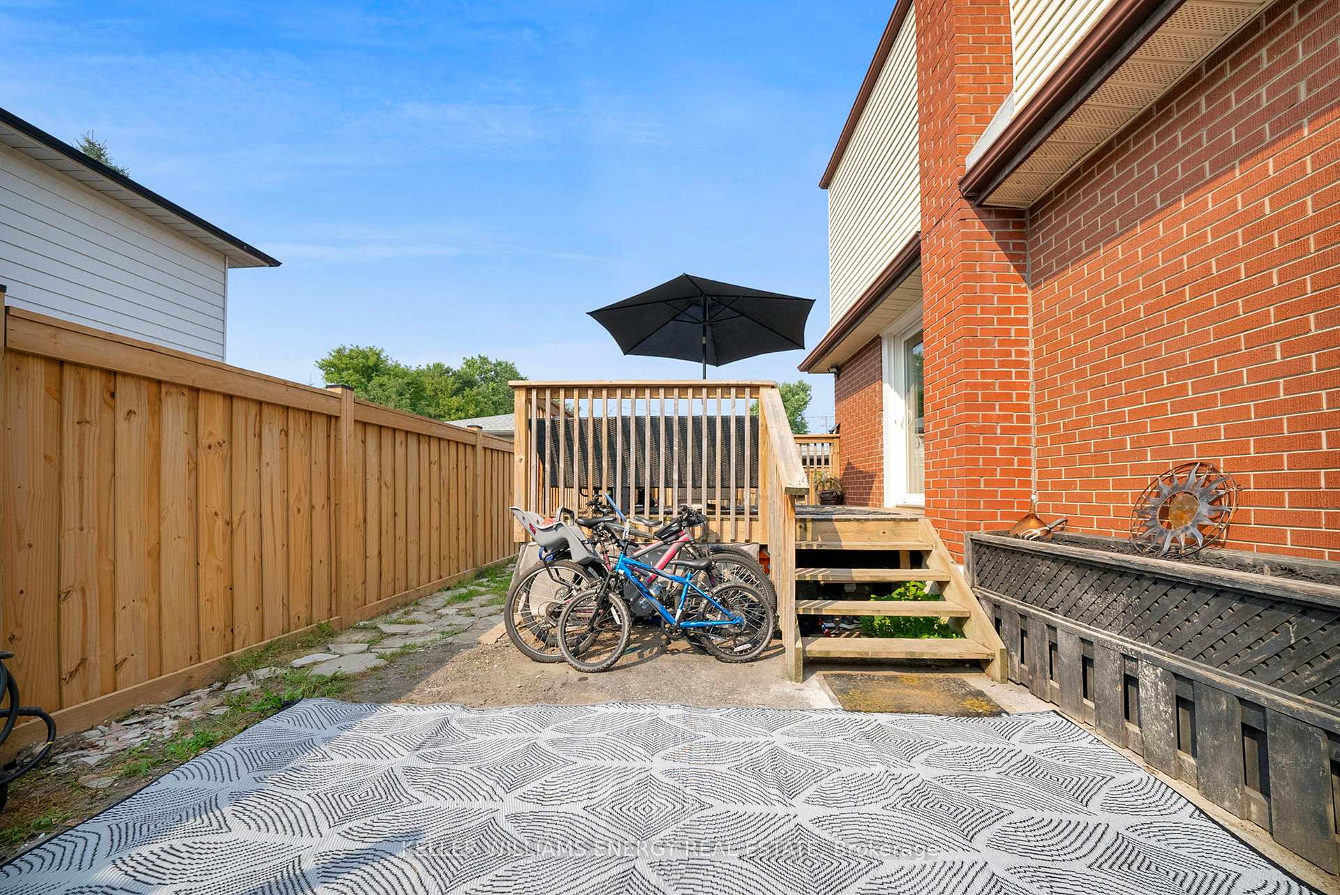 Photo 44 of 272 Durham Court, Oshawa, Vanier — HOMEH