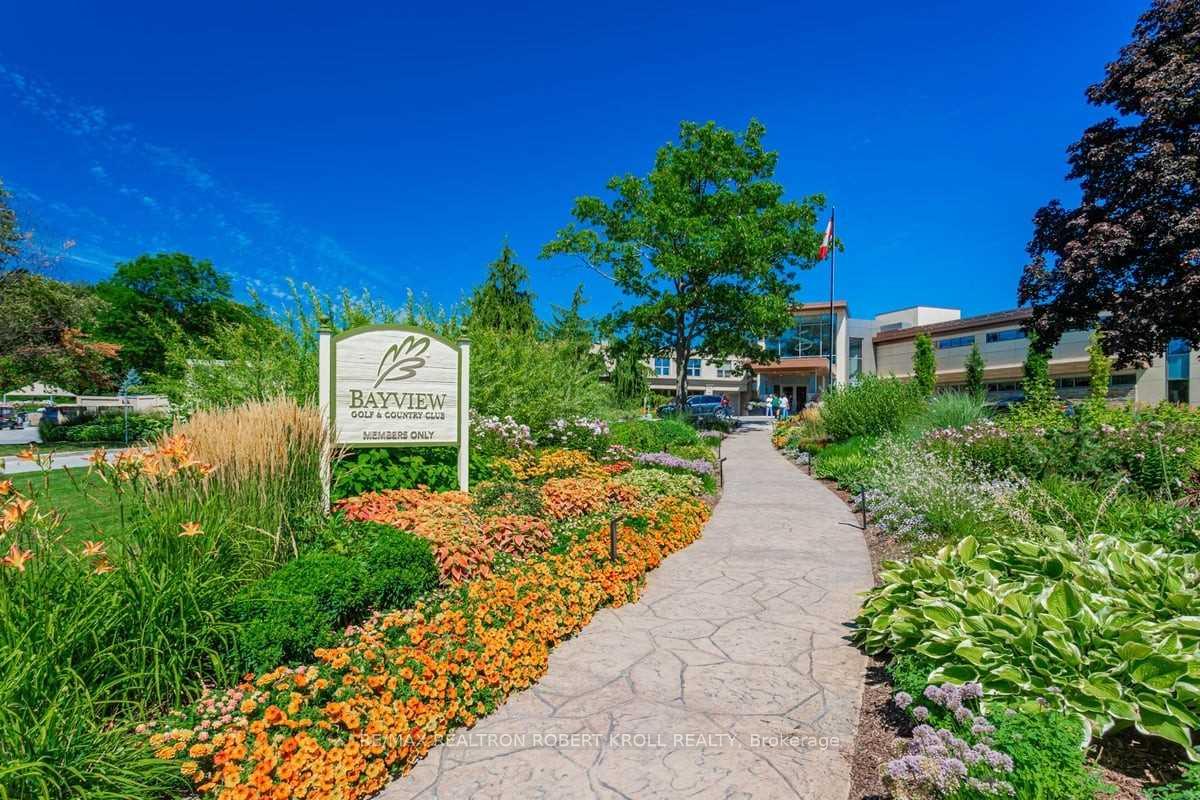 Photo 5 of 55 Fairway Heights Drive, Markham, Bayview Glen — HOMEH