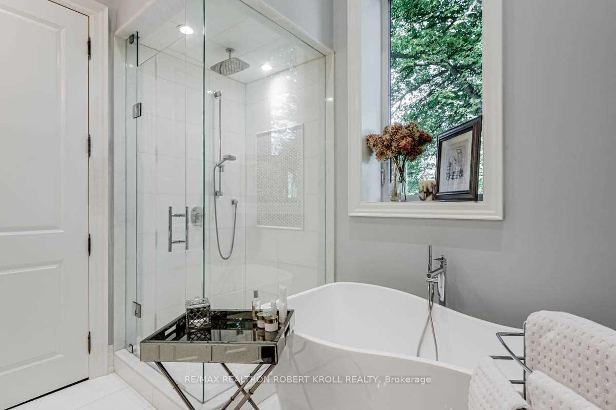 Photo 14 of 55 Fairway Heights Drive, Markham, Bayview Glen — HOMEH
