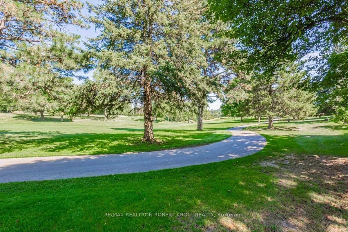 Photo 23 of 55 Fairway Heights Drive, Markham, Bayview Glen — HOMEH