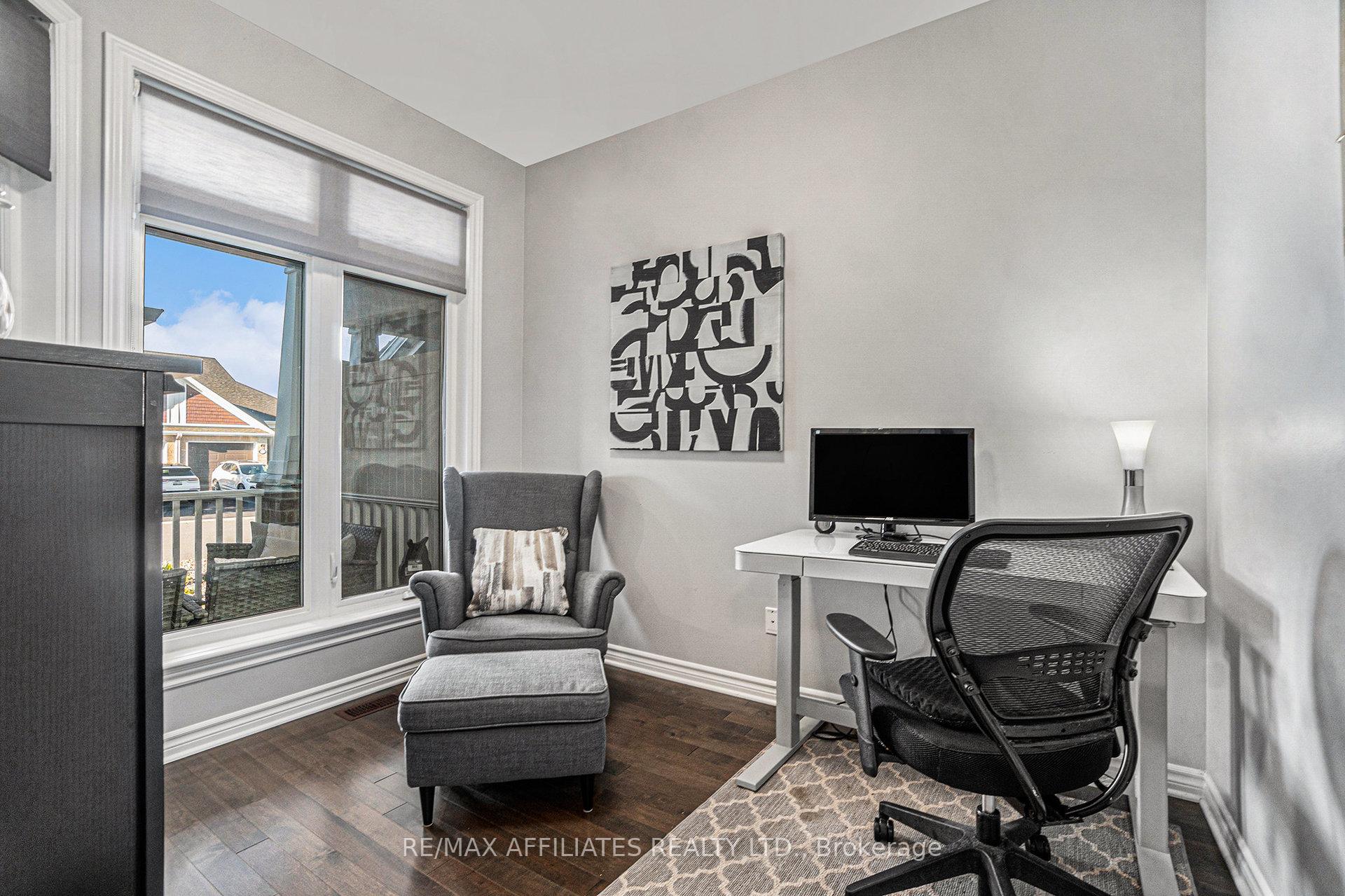 Photo 3 of 812 Tewin Circle, Ottawa, Camelot — HOMEH
