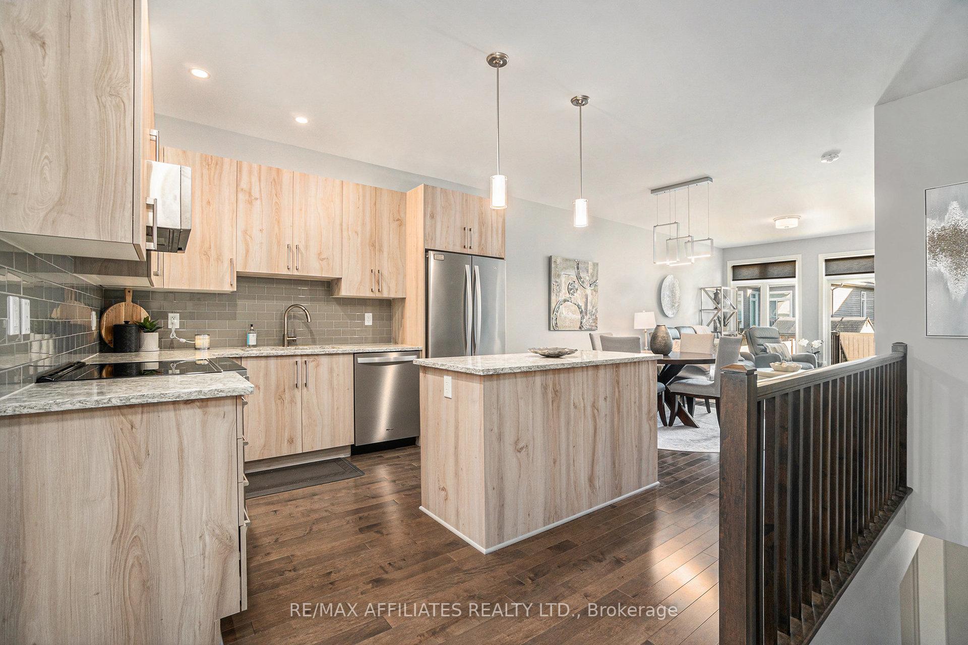 Photo 4 of 812 Tewin Circle, Ottawa, Camelot — HOMEH