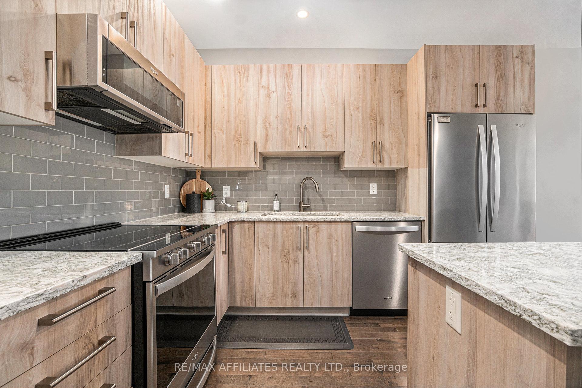 Photo 5 of 812 Tewin Circle, Ottawa, Camelot — HOMEH