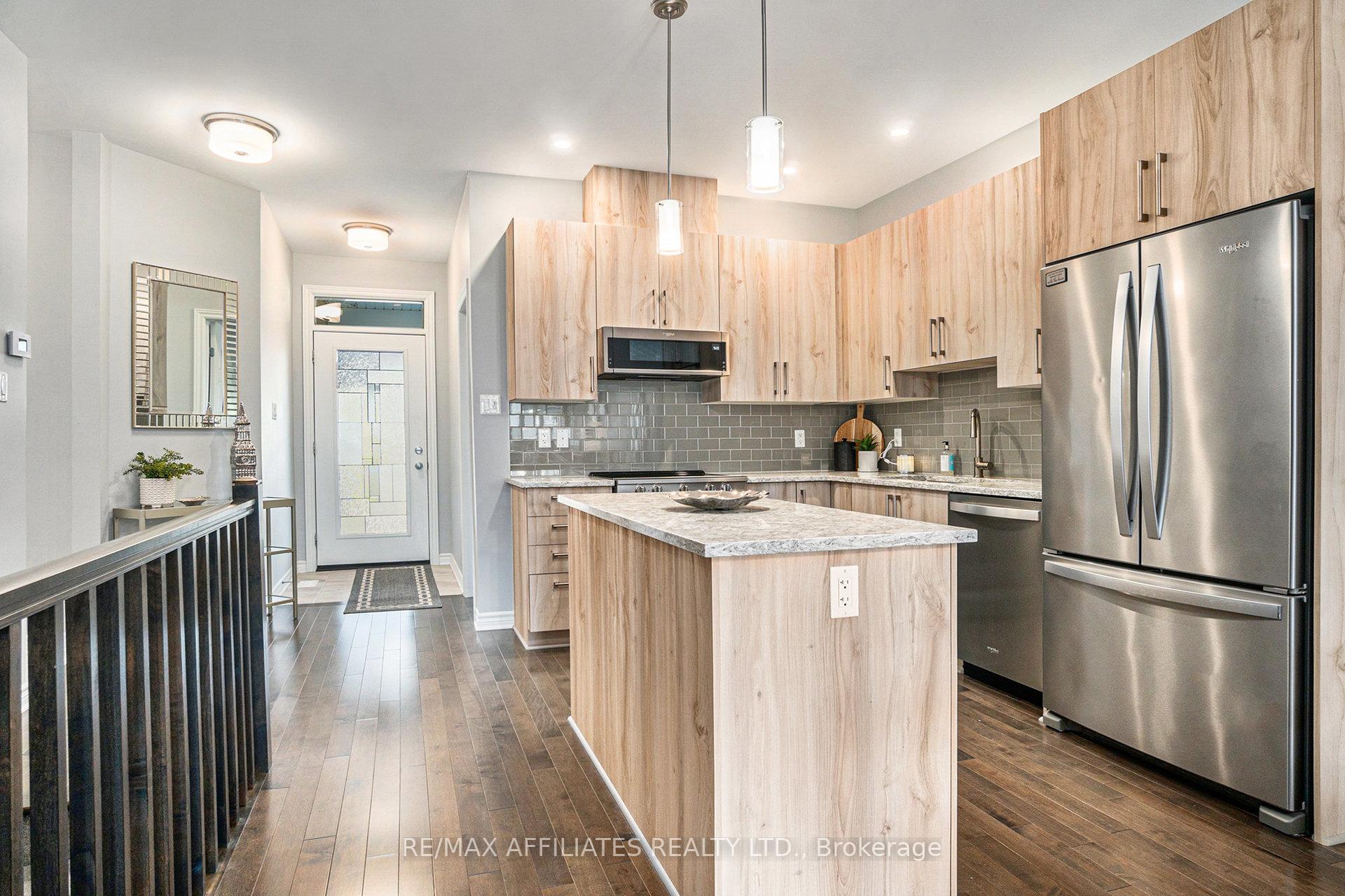 Photo 6 of 812 Tewin Circle, Ottawa, Camelot — HOMEH