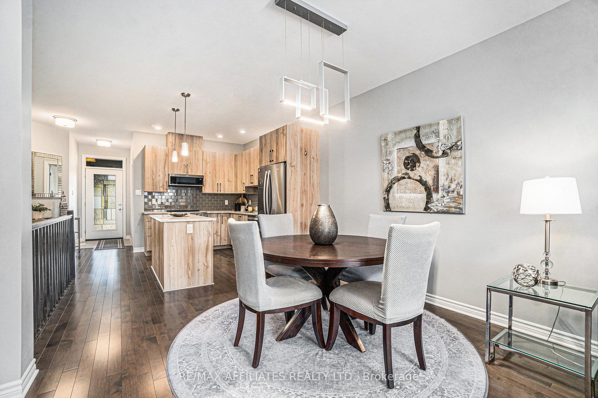 Photo 8 of 812 Tewin Circle, Ottawa, Camelot — HOMEH