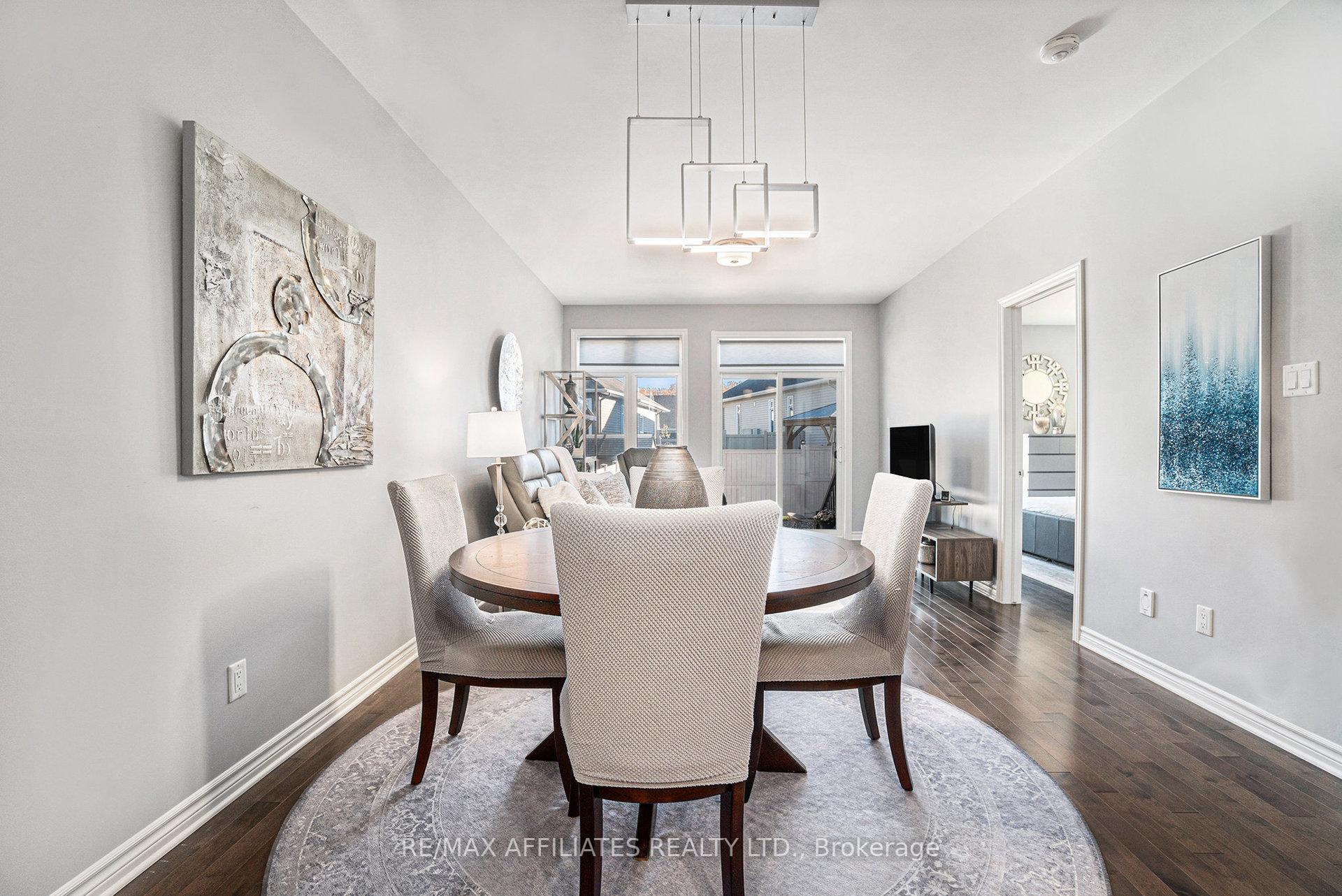 Photo 9 of 812 Tewin Circle, Ottawa, Camelot — HOMEH