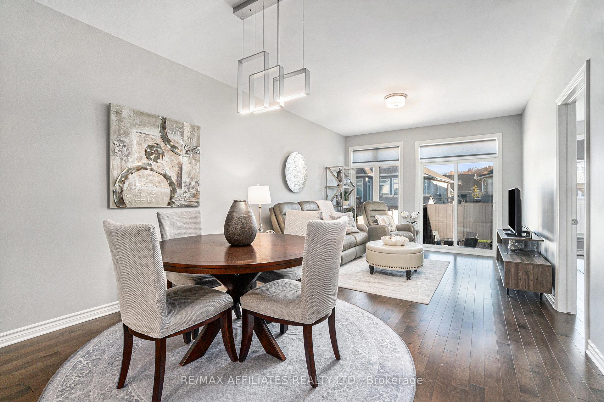 Photo 10 of 812 Tewin Circle, Ottawa, Camelot — HOMEH