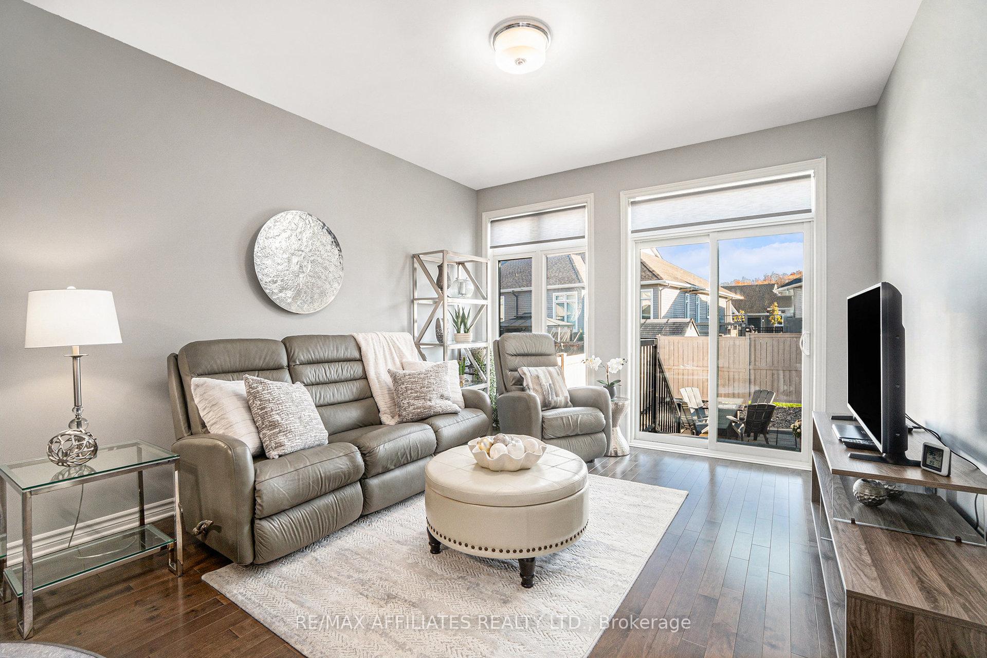 Photo 11 of 812 Tewin Circle, Ottawa, Camelot — HOMEH