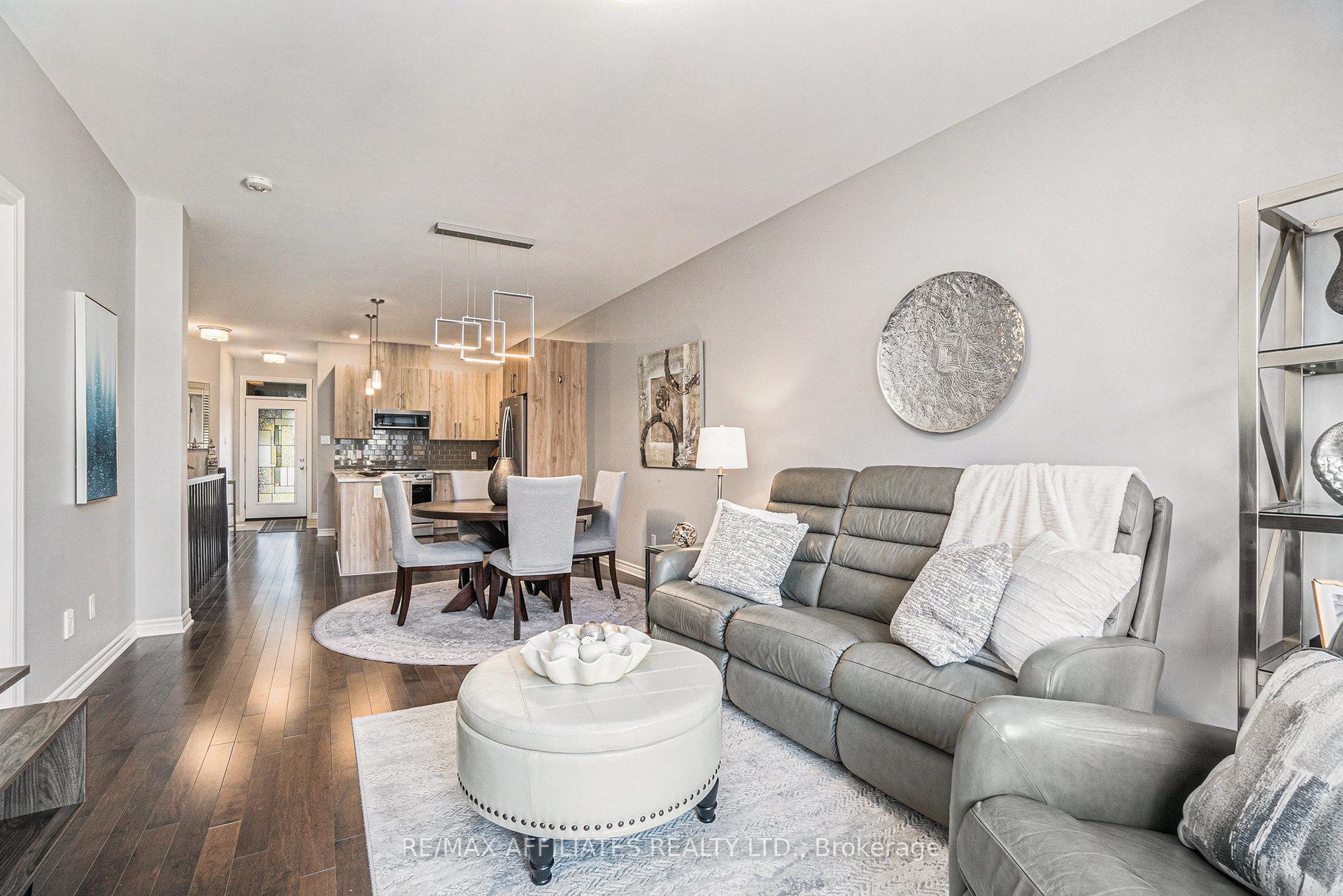 Photo 12 of 812 Tewin Circle, Ottawa, Camelot — HOMEH