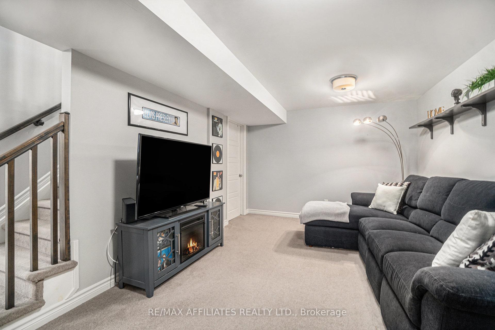 Photo 18 of 812 Tewin Circle, Ottawa, Camelot — HOMEH