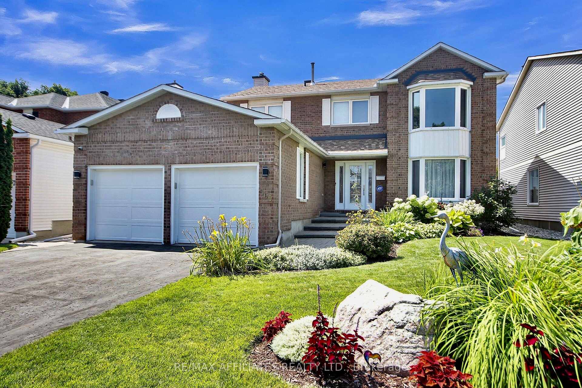 Photo 1 of 560 Falwyn Crescent, Ottawa, Fallingbrook/Ridgemount — HOMEH