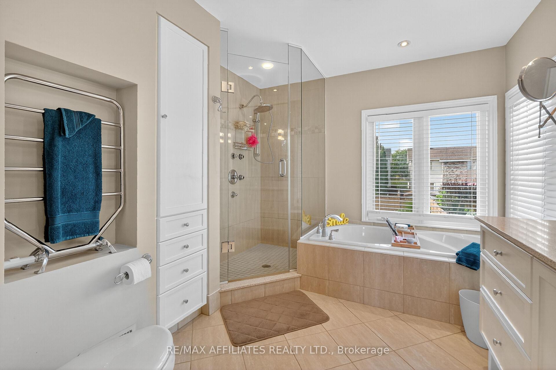 Photo 20 of 560 Falwyn Crescent, Ottawa, Fallingbrook/Ridgemount — HOMEH