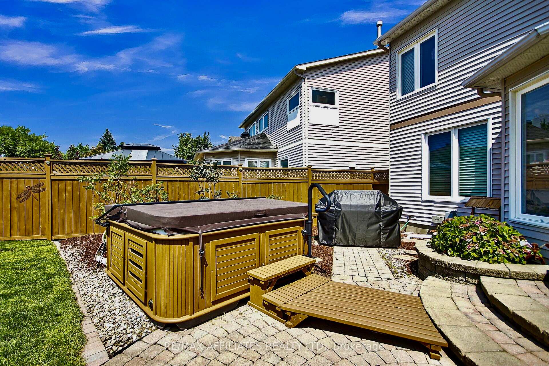 Photo 30 of 560 Falwyn Crescent, Ottawa, Fallingbrook/Ridgemount — HOMEH