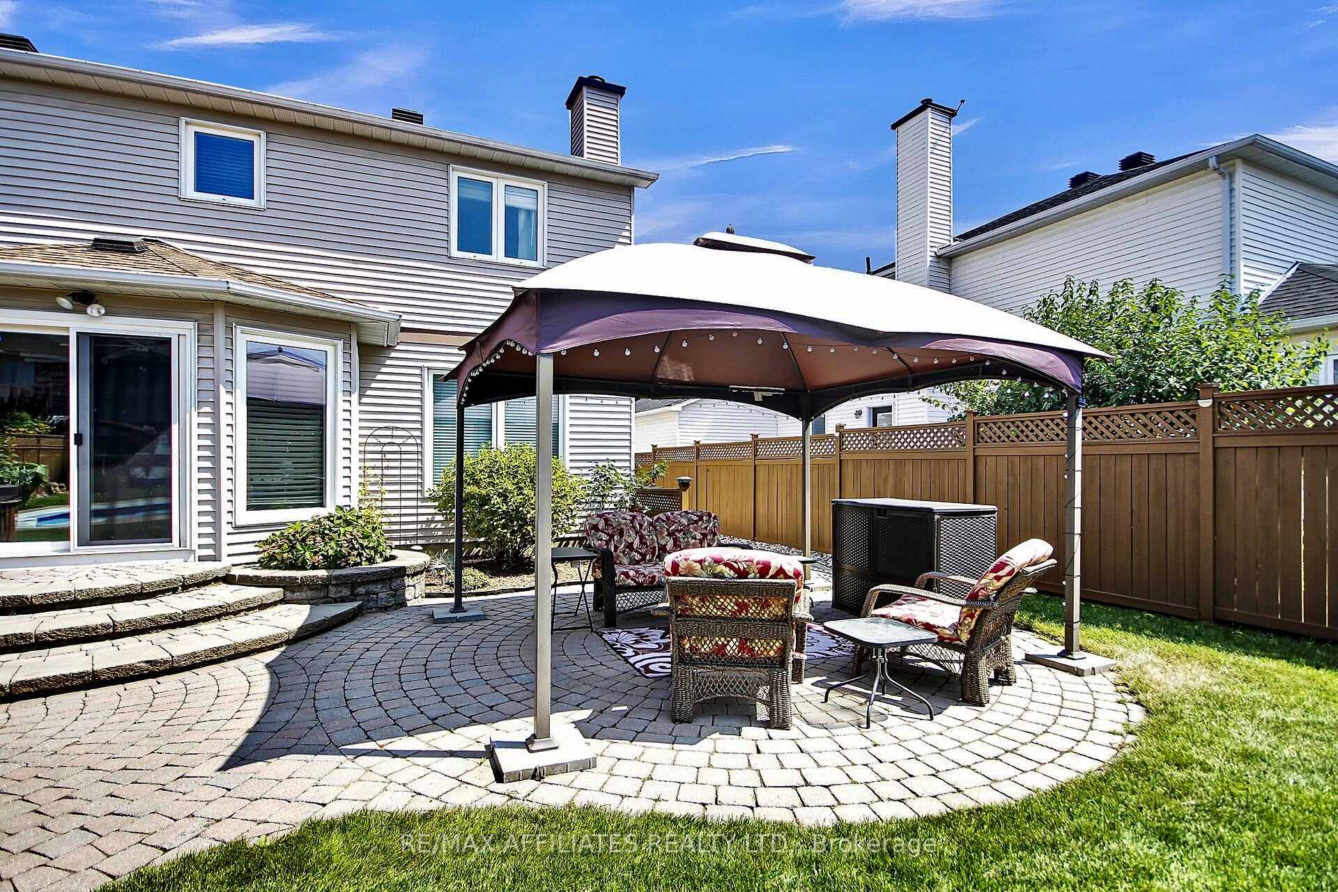 Photo 32 of 560 Falwyn Crescent, Ottawa, Fallingbrook/Ridgemount — HOMEH