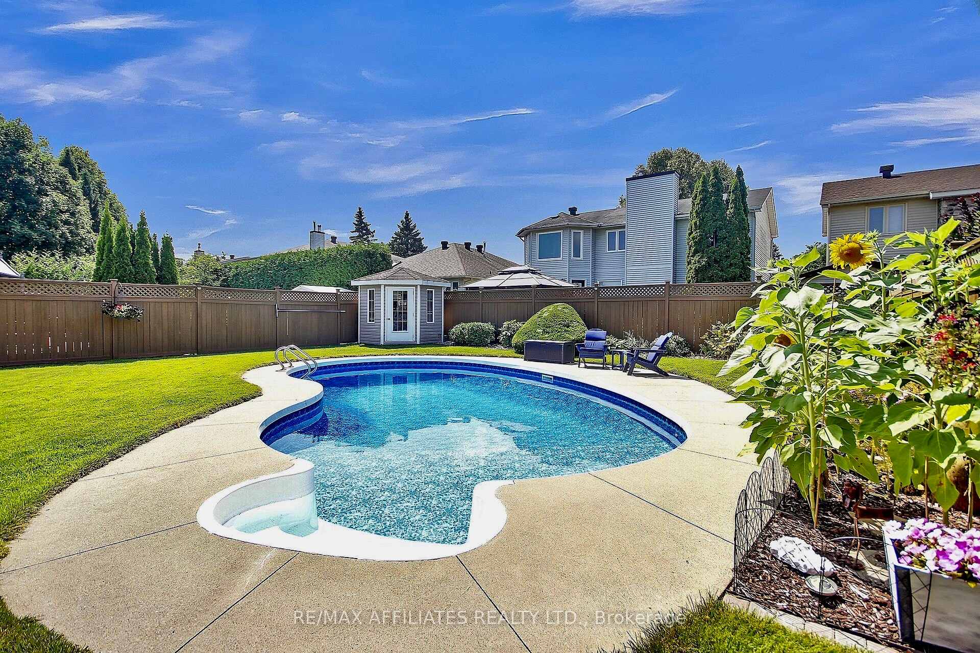 Photo 35 of 560 Falwyn Crescent, Ottawa, Fallingbrook/Ridgemount — HOMEH