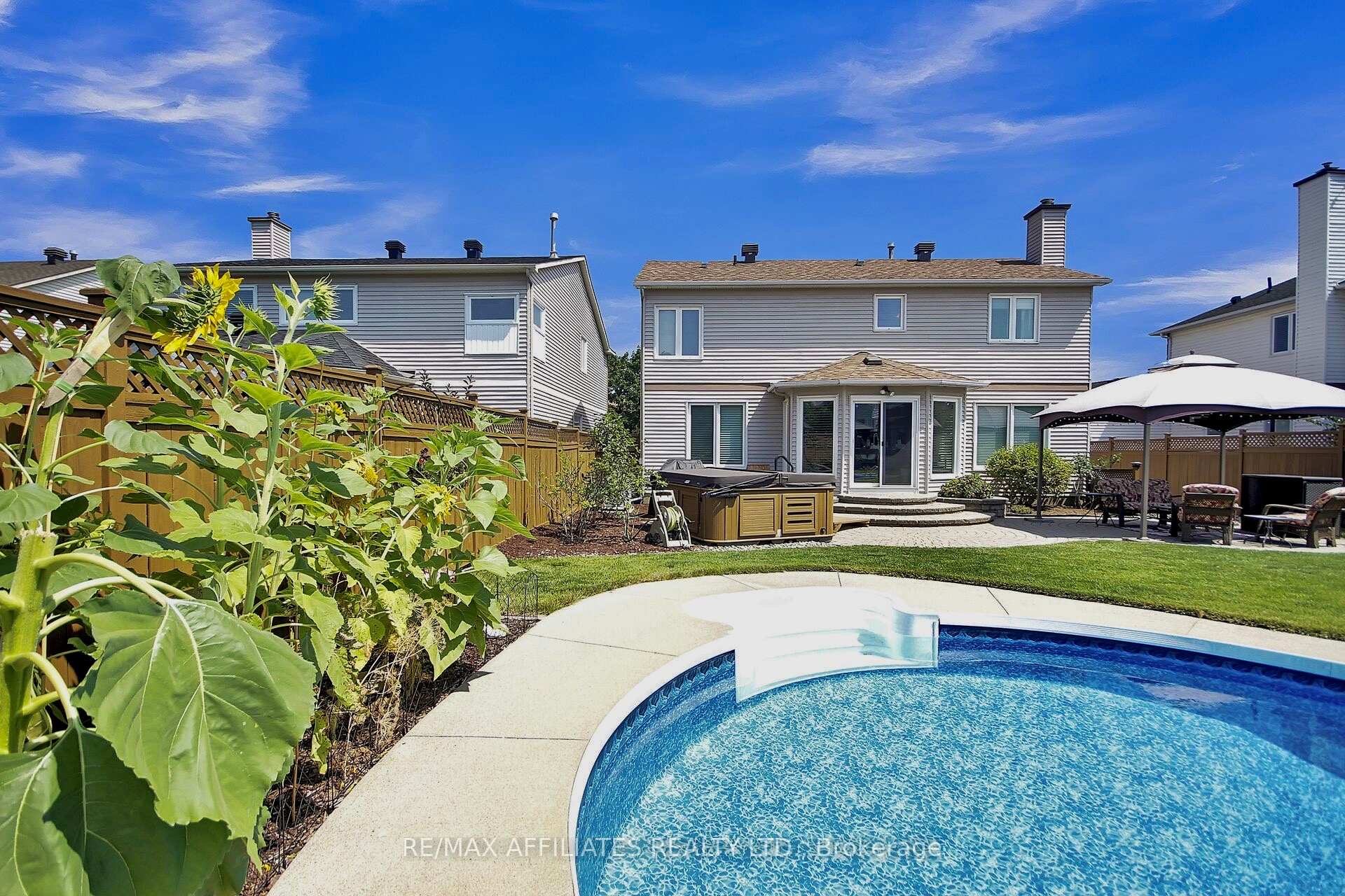 Photo 36 of 560 Falwyn Crescent, Ottawa, Fallingbrook/Ridgemount — HOMEH