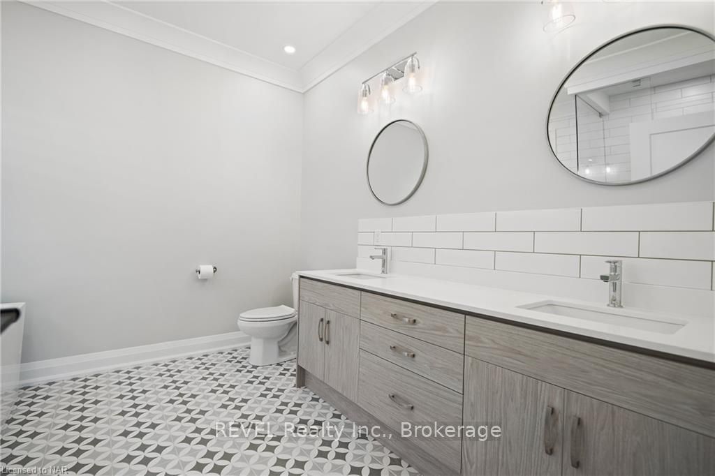 Photo 3 of 162 Canboro Road, Pelham, Fonthill — HOMEH