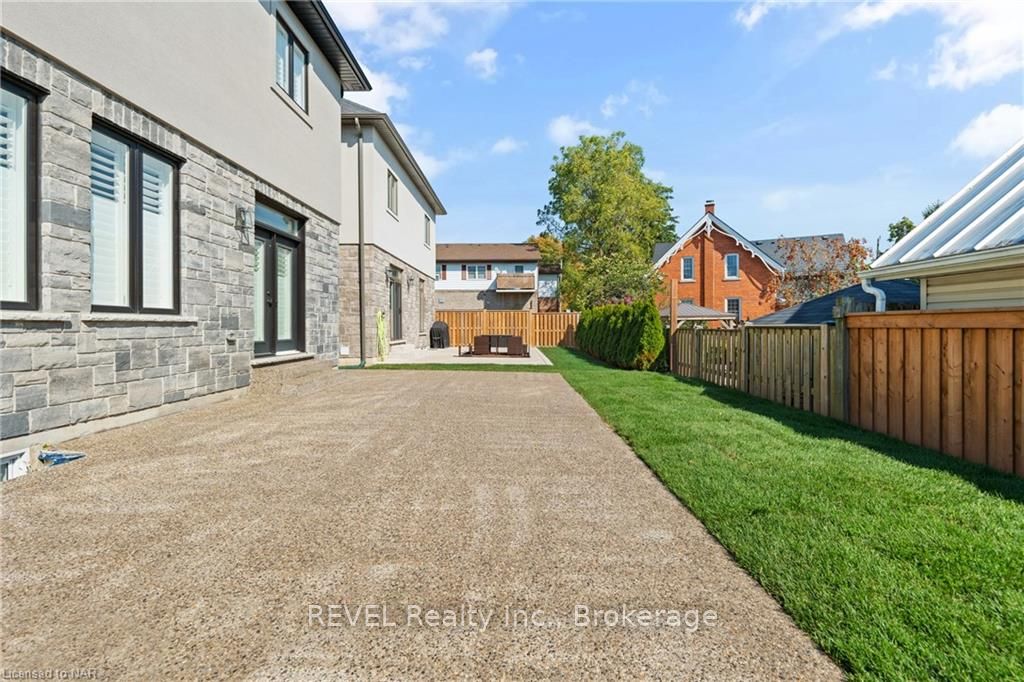 Photo 13 of 162 Canboro Road, Pelham, Fonthill — HOMEH