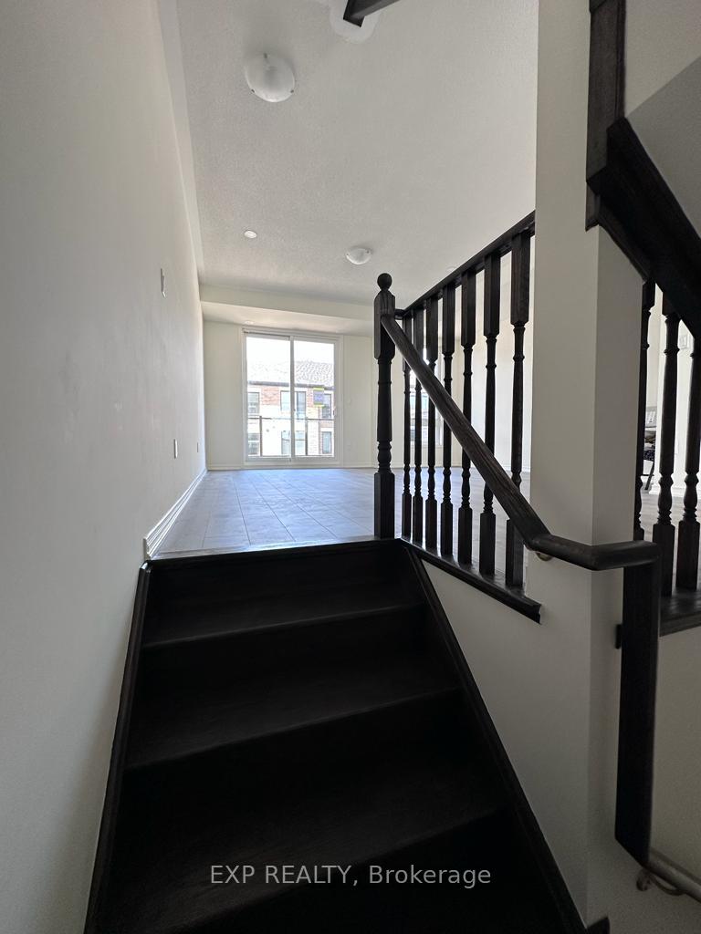 Photo 5 of 1469 Grand Prairie Path, Oshawa, Taunton — HOMEH