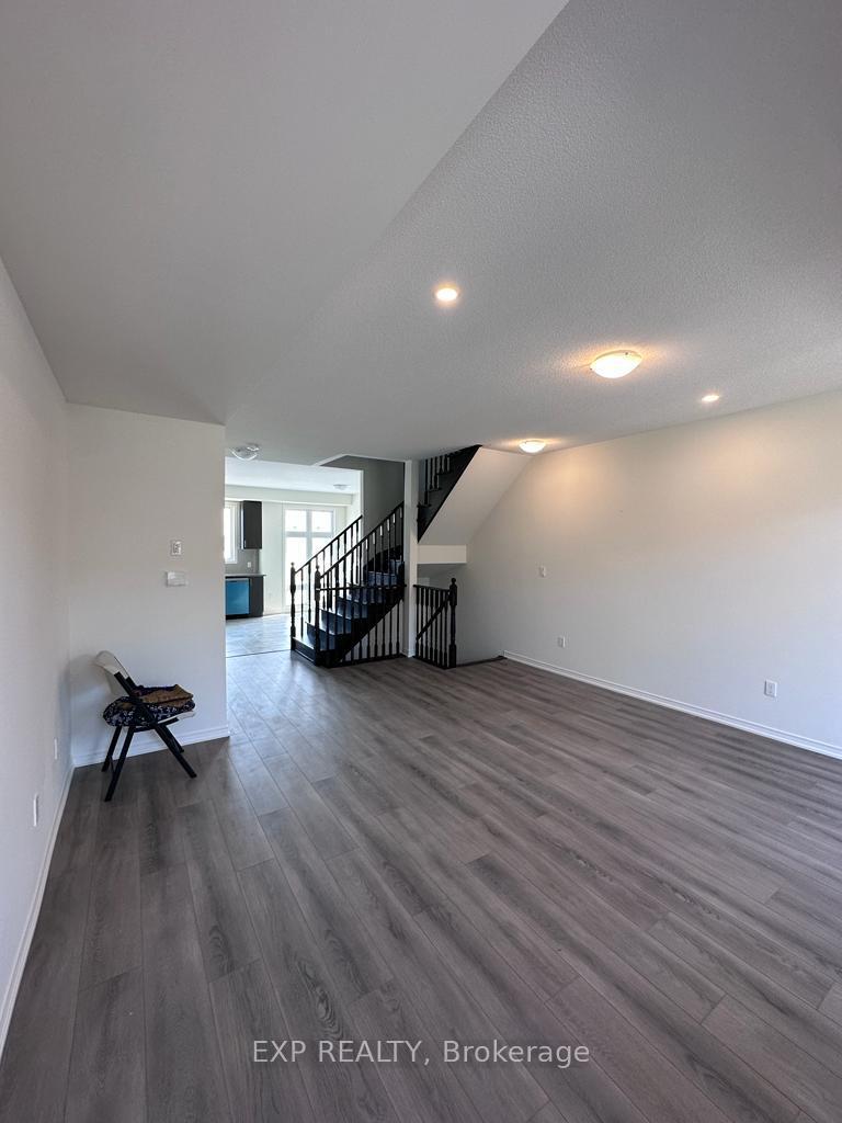 Photo 6 of 1469 Grand Prairie Path, Oshawa, Taunton — HOMEH