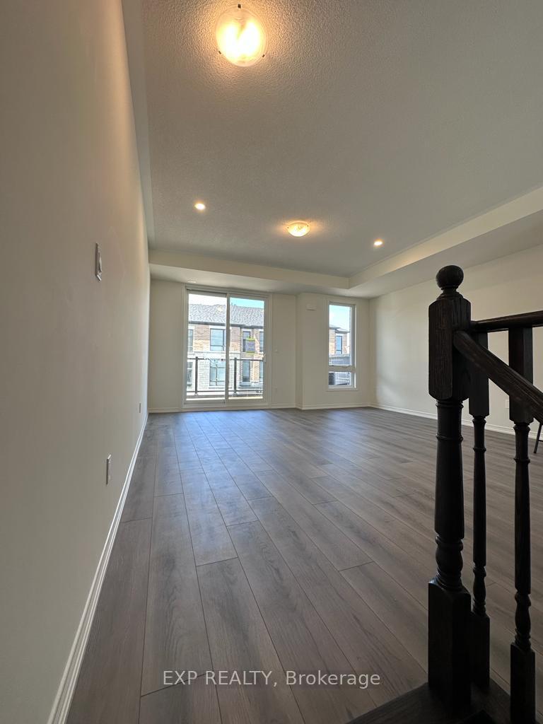 Photo 10 of 1469 Grand Prairie Path, Oshawa, Taunton — HOMEH