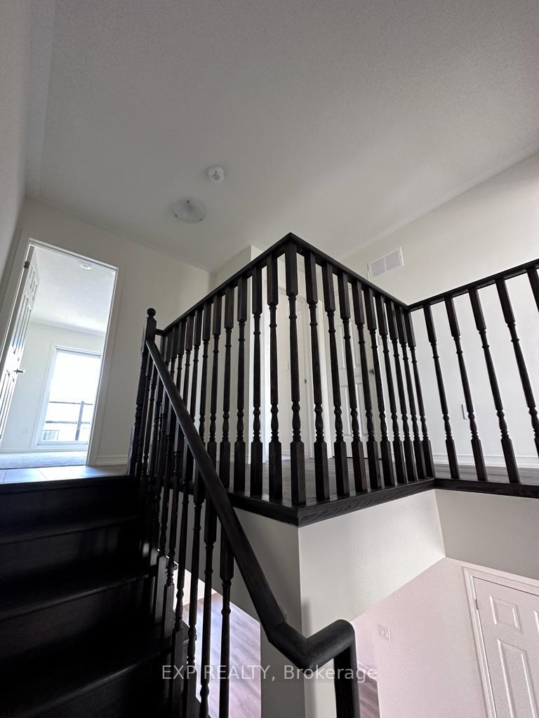 Photo 17 of 1469 Grand Prairie Path, Oshawa, Taunton — HOMEH