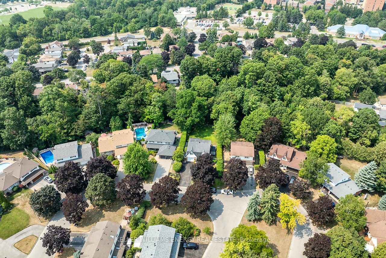 Photo 4 of 1118 Lobelia Court, Oshawa, Centennial — HOMEH