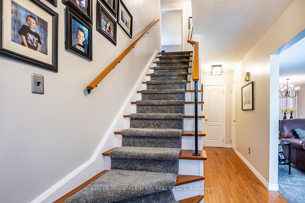 Photo 8 of 1118 Lobelia Court, Oshawa, Centennial — HOMEH