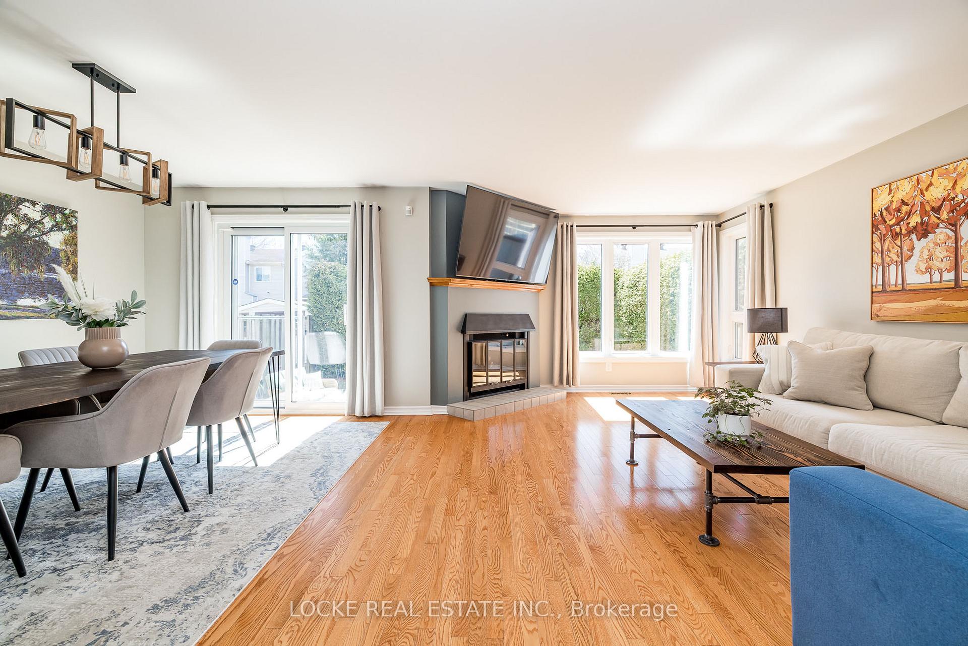 Photo 3 of 6076 Ridgelea Place, Ottawa, Chapel Hill — HOMEH