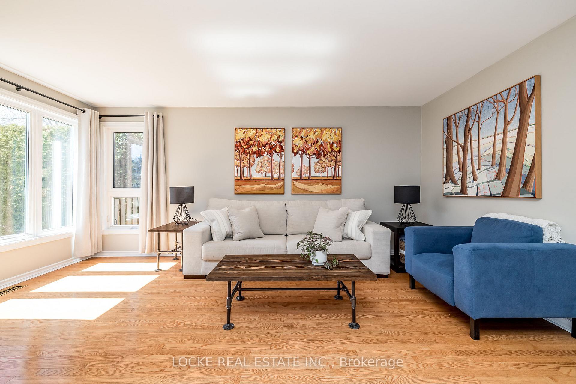 Photo 5 of 6076 Ridgelea Place, Ottawa, Chapel Hill — HOMEH
