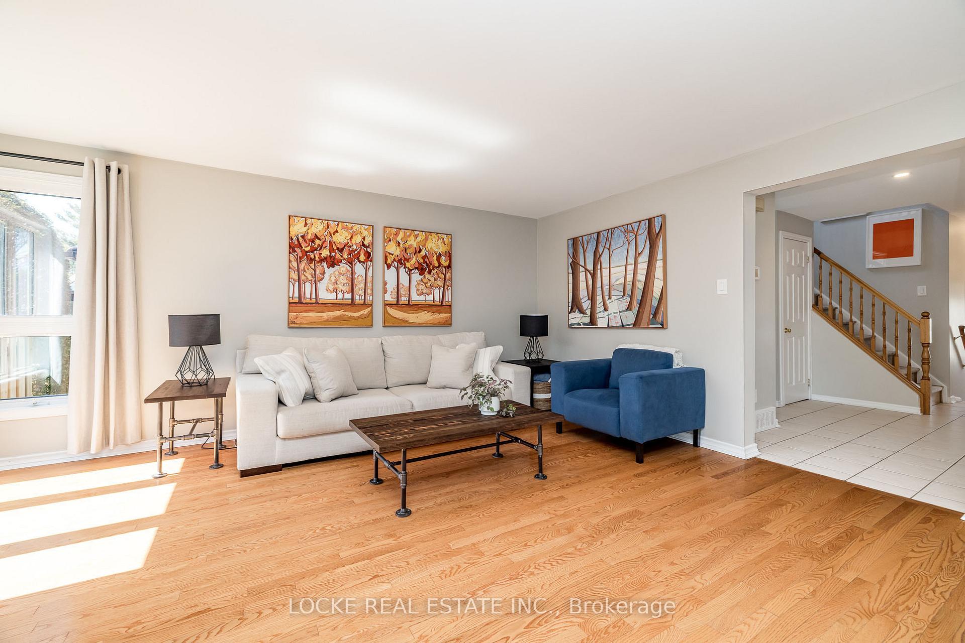 Photo 6 of 6076 Ridgelea Place, Ottawa, Chapel Hill — HOMEH