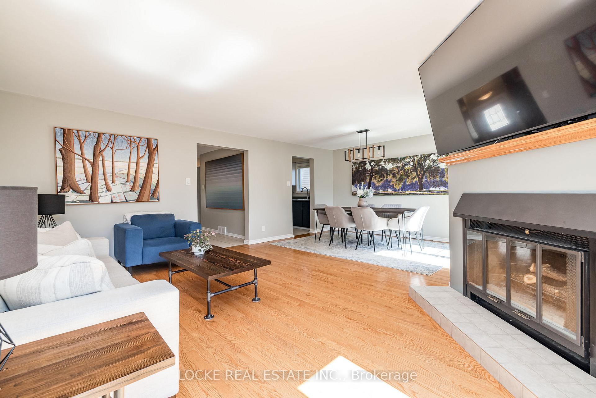 Photo 7 of 6076 Ridgelea Place, Ottawa, Chapel Hill — HOMEH