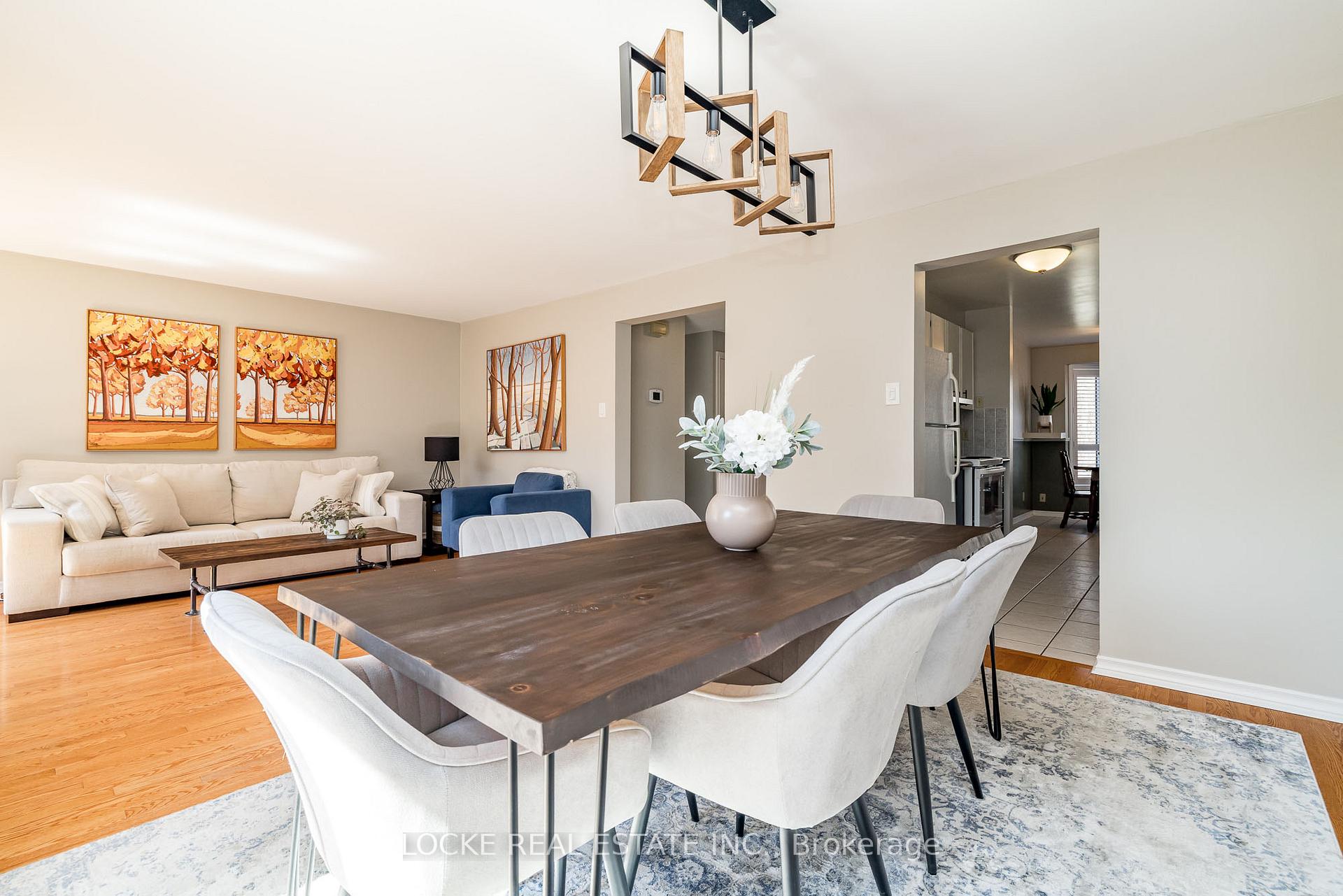 Photo 11 of 6076 Ridgelea Place, Ottawa, Chapel Hill — HOMEH