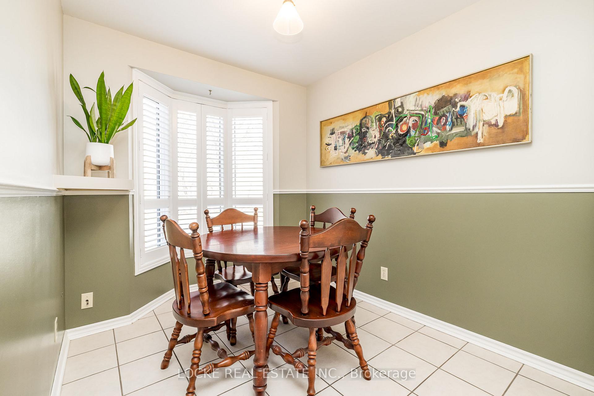 Photo 16 of 6076 Ridgelea Place, Ottawa, Chapel Hill — HOMEH