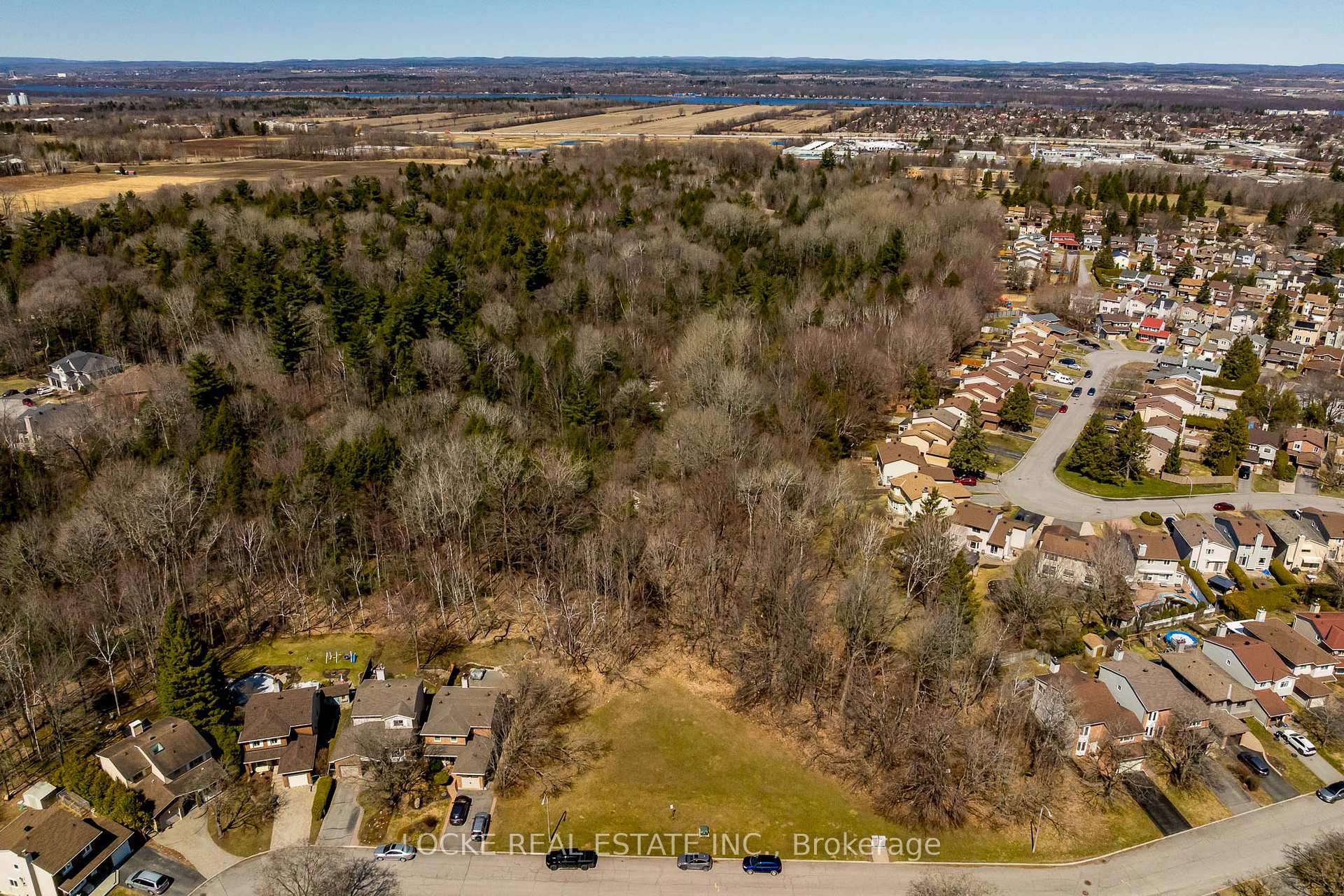 Photo 37 of 6076 Ridgelea Place, Ottawa, Chapel Hill — HOMEH