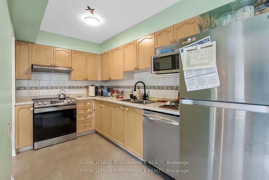 Photo 4 of 1453 Lynx Crescent, Ottawa, Fallingbrook/Pineridge — HOMEH