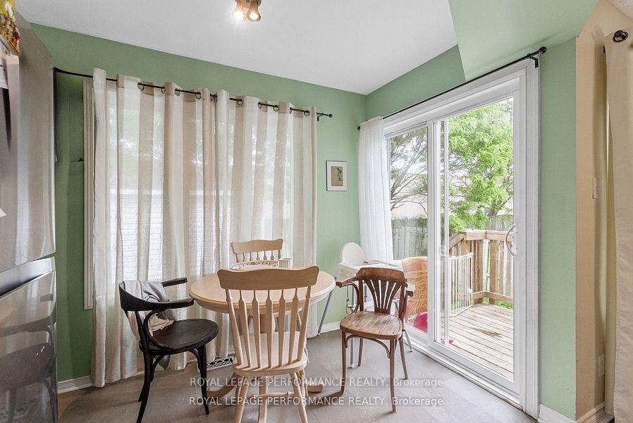 Photo 5 of 1453 Lynx Crescent, Ottawa, Fallingbrook/Pineridge — HOMEH