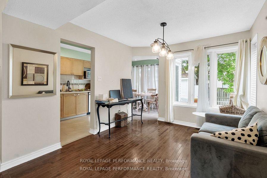 Photo 7 of 1453 Lynx Crescent, Ottawa, Fallingbrook/Pineridge — HOMEH