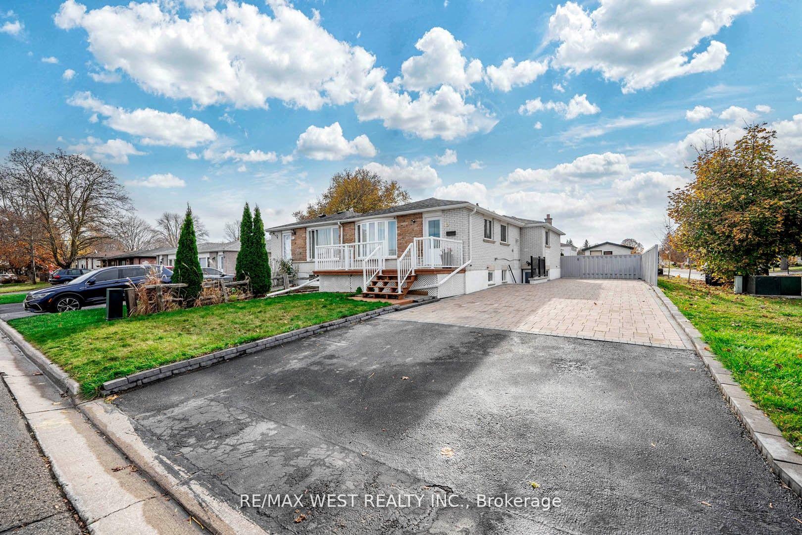 Photo 1 of 49 Park Crescent, New Tecumseth, Tottenham — HOMEH