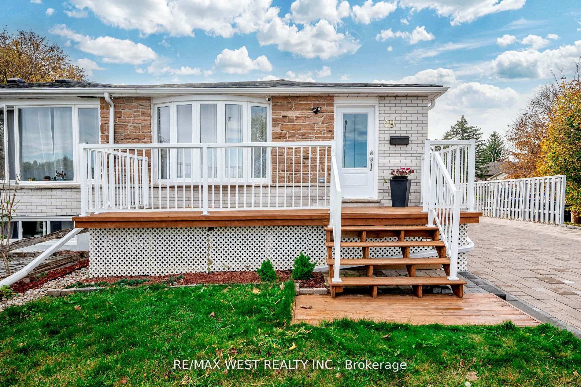 Photo 3 of 49 Park Crescent, New Tecumseth, Tottenham — HOMEH